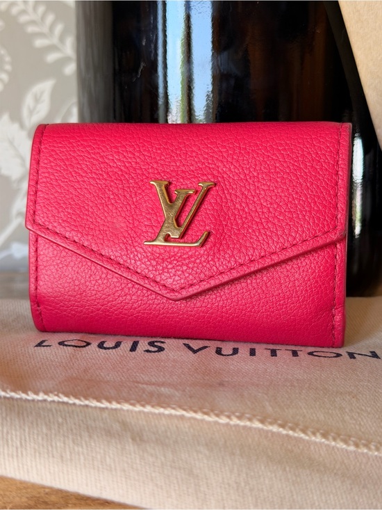 Louis Vuitton Handbags - Louis Vuitton Lockmini Wallet Limited Pink Leather Floral Interior w/ Dustbag